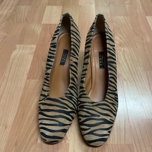 Valley Lane Tiger Heals 🐯